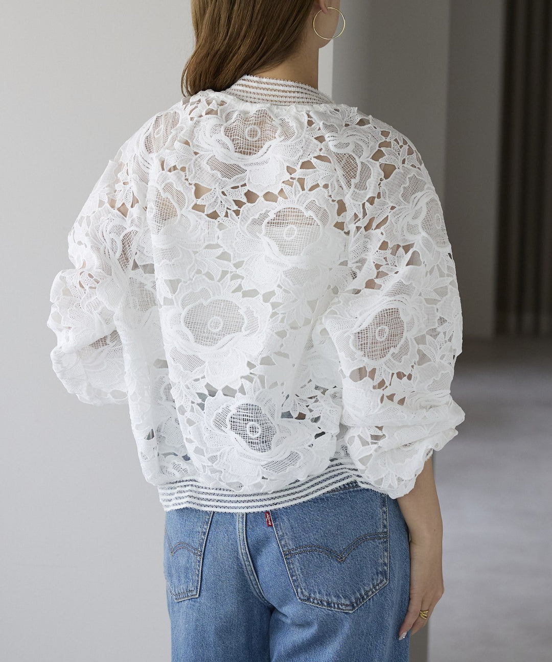 カットワークレース刺繍ブルゾン